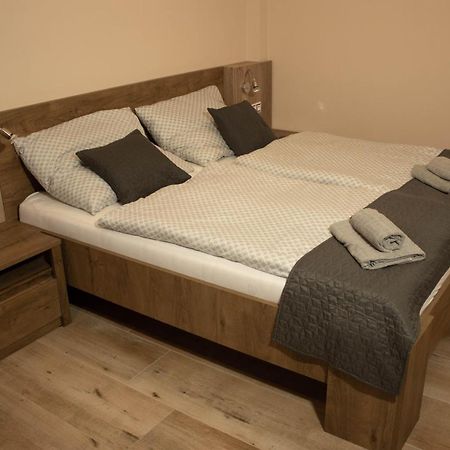 Apartmany Pilot Velka Hledsebe Kültér fotó